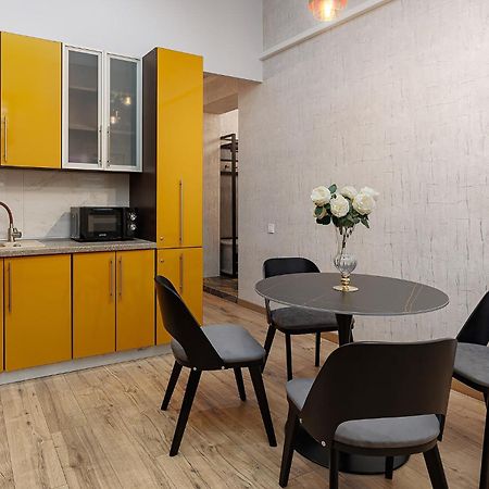 2 - Bedroom Apartments Galicia Lviv Exterior foto
